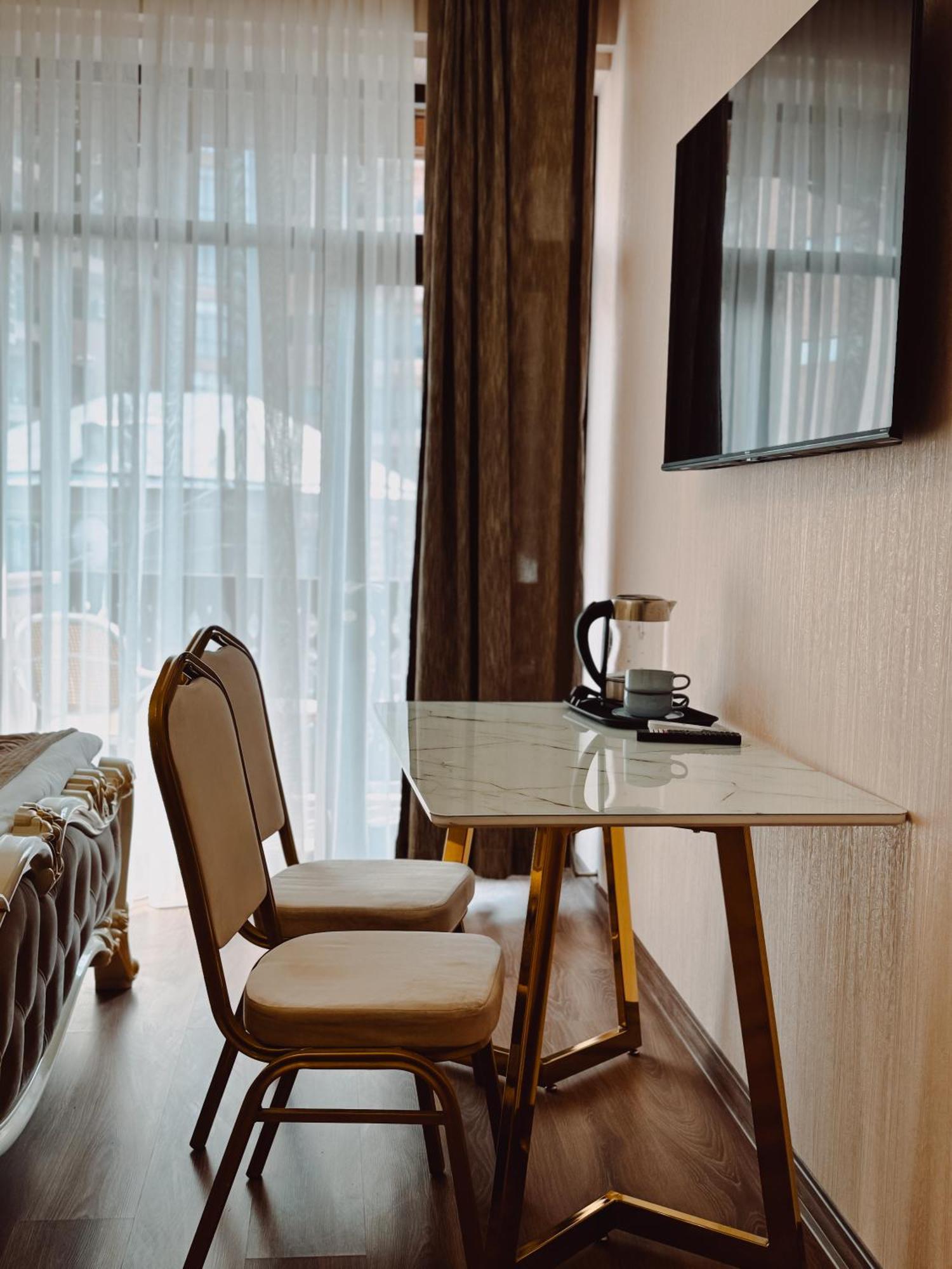 Armenia Hotel 耶烈万 外观 照片
