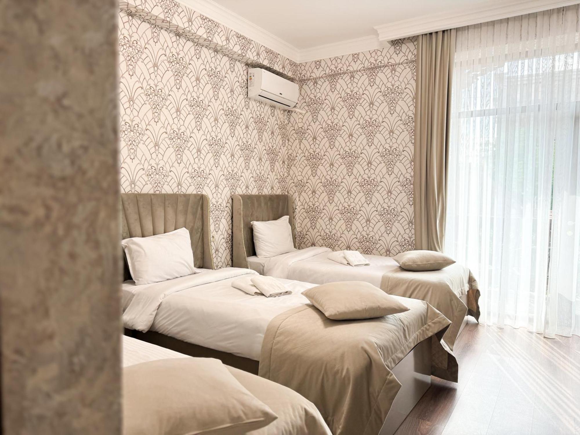 Armenia Hotel 耶烈万 客房 照片
