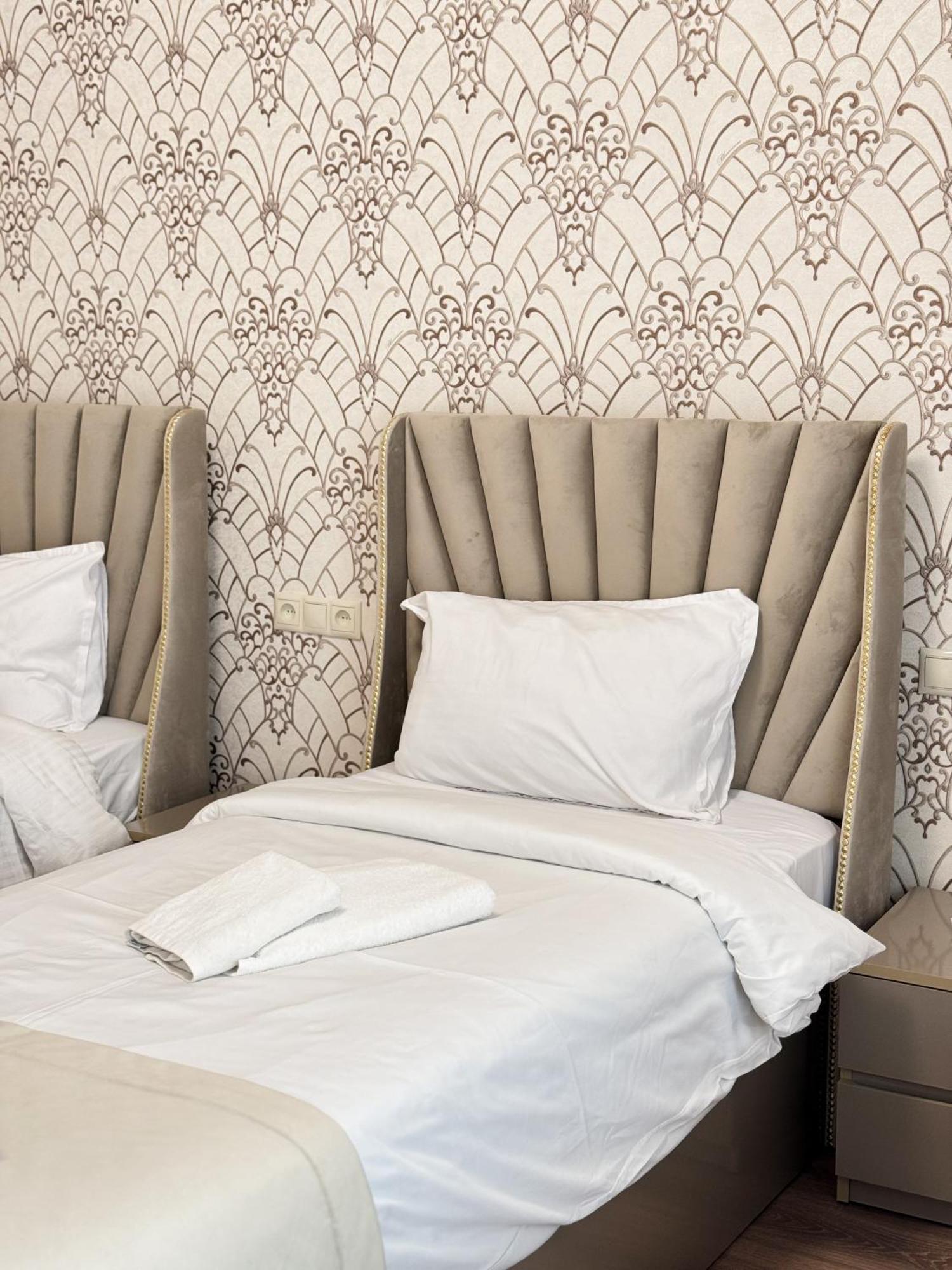 Armenia Hotel 耶烈万 外观 照片