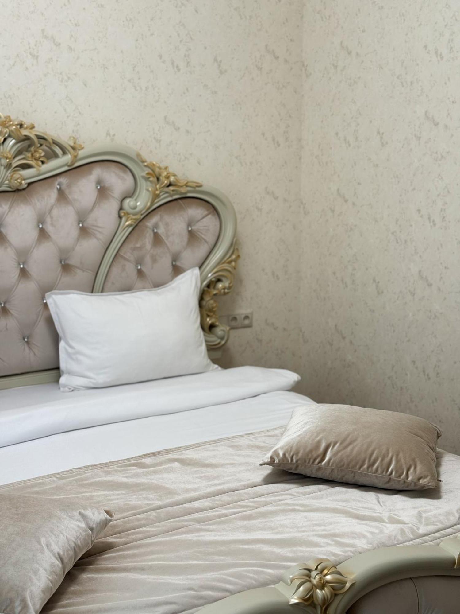 Armenia Hotel 耶烈万 外观 照片