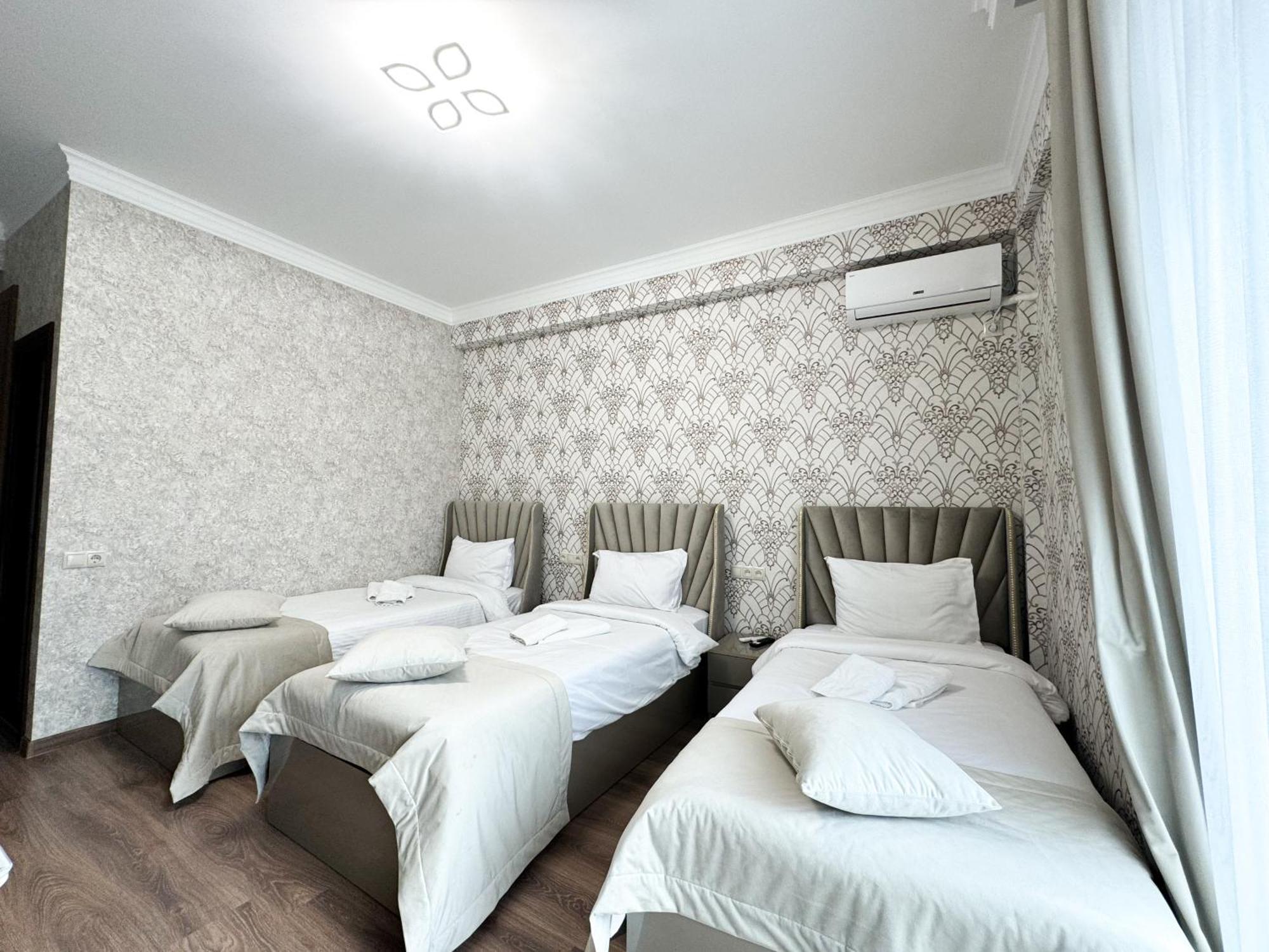 Armenia Hotel 耶烈万 客房 照片