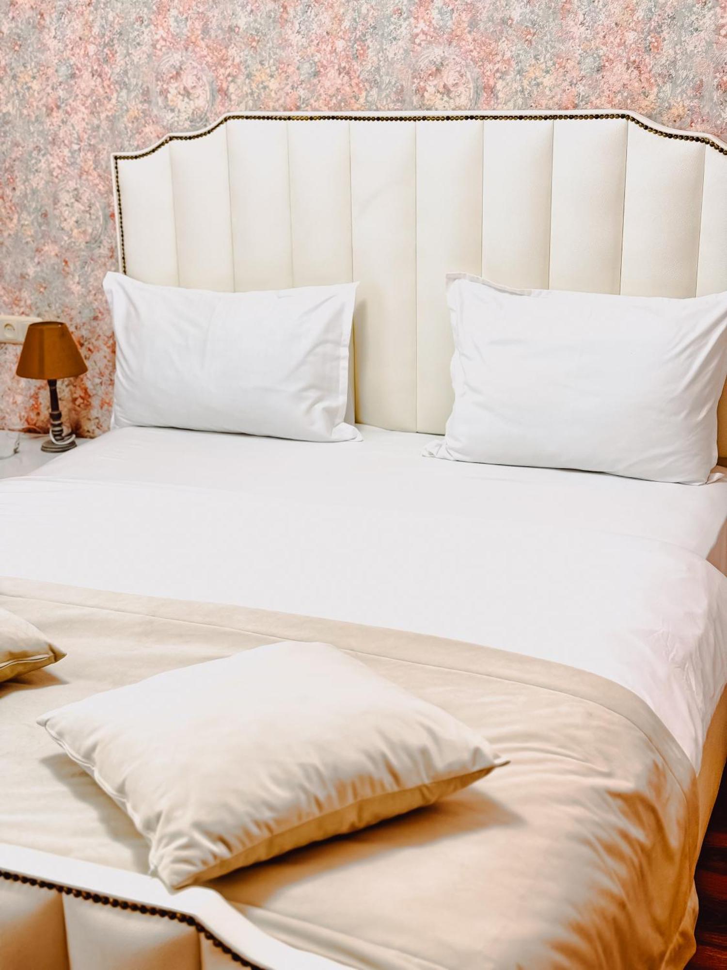 Armenia Hotel 耶烈万 外观 照片