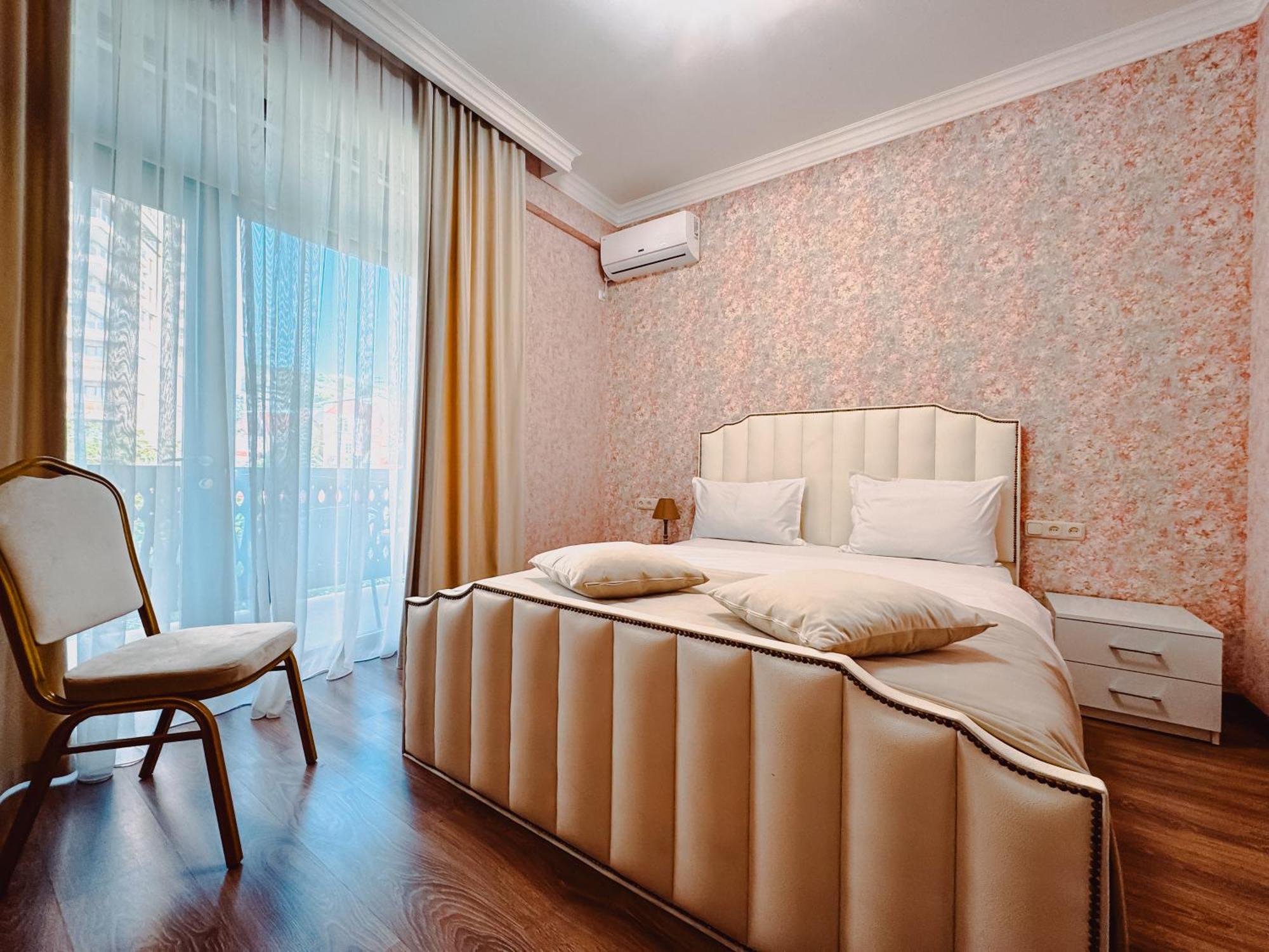 Armenia Hotel 耶烈万 外观 照片