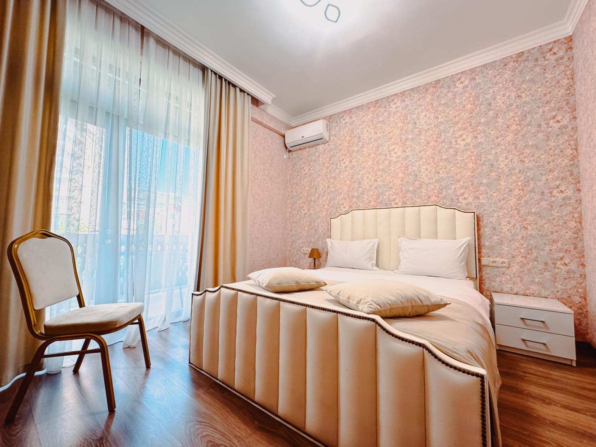 Armenia Hotel 耶烈万 外观 照片