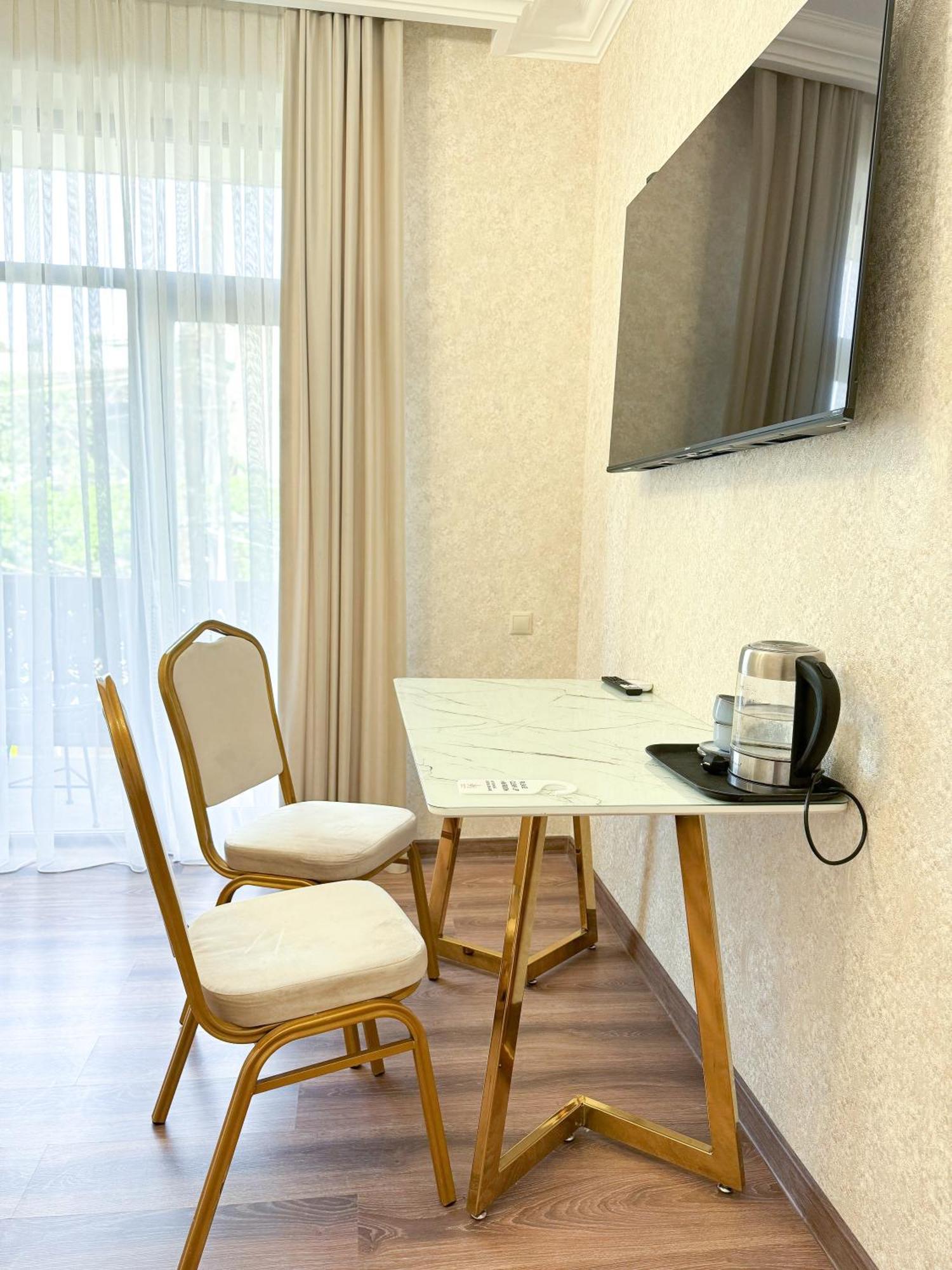 Armenia Hotel 耶烈万 外观 照片