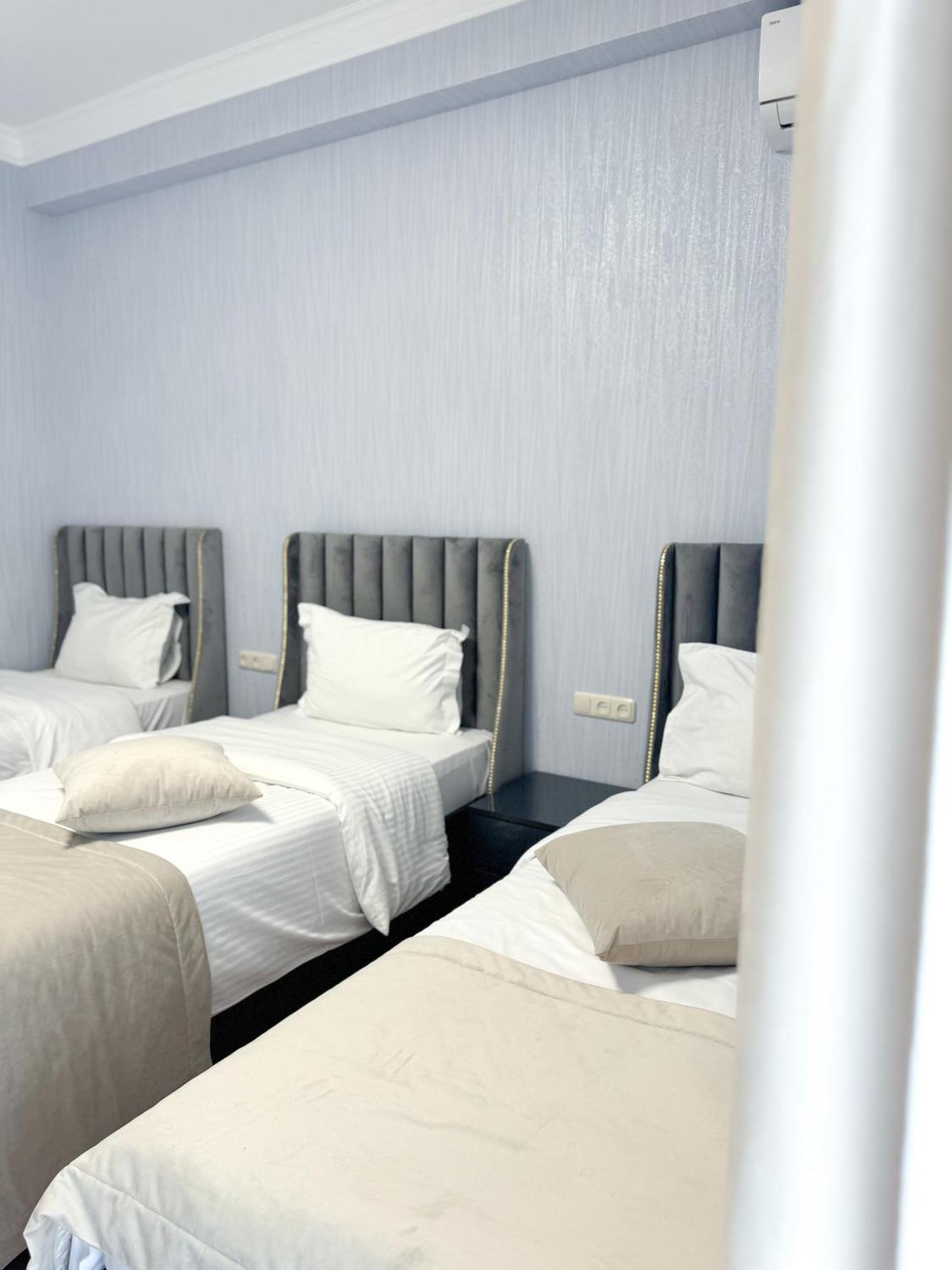 Armenia Hotel 耶烈万 外观 照片
